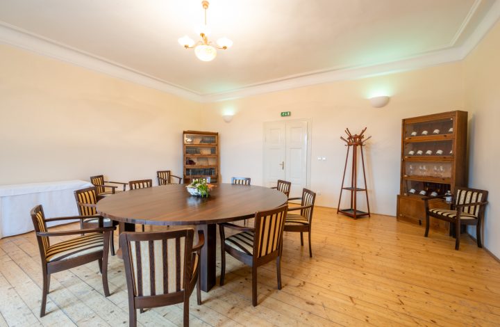 Ředitelský salonek